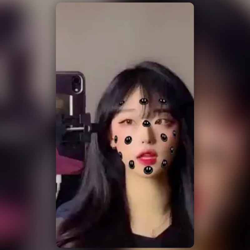 Smiley face mask Lens by Carol D'silva Snapchat Lenses and Filters