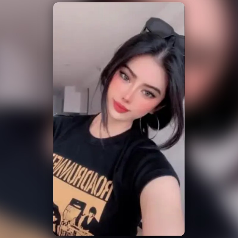 Soft Baddie Lens by Sunny Bahadurpuria🎥 Snapchat Lenses and Filters