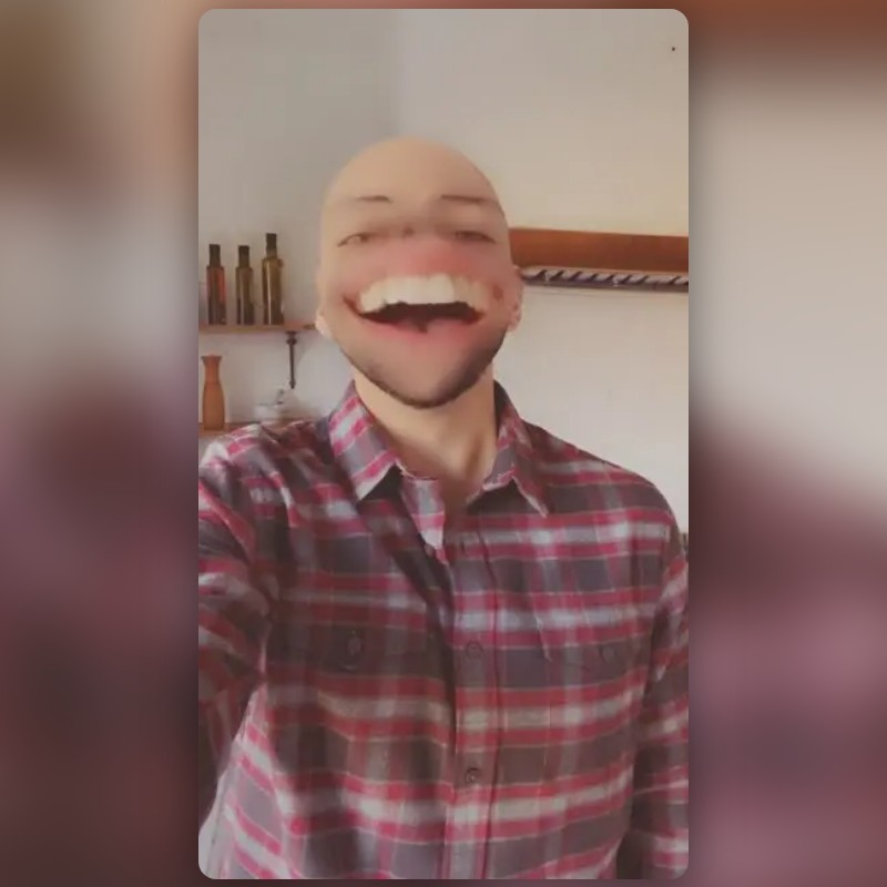 Snapchatが作成したBald and Smileフィルター | Snapchatレンズ