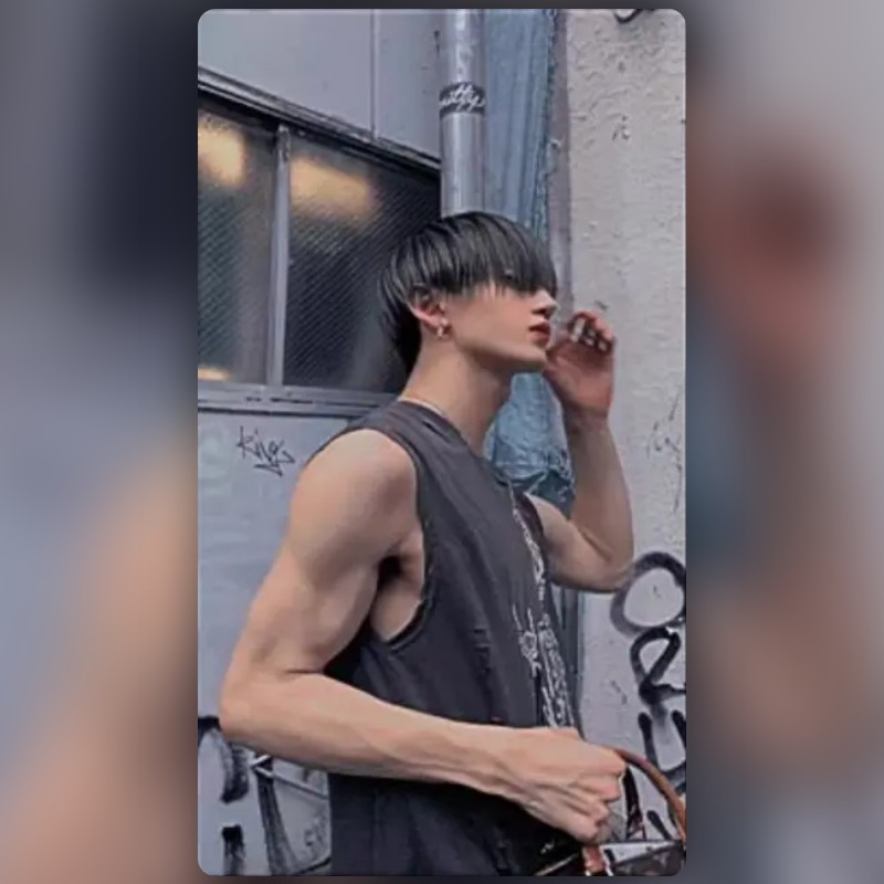 Sharpen SITR Lens by Phoebe Layton Snapchat Lenses and Filters